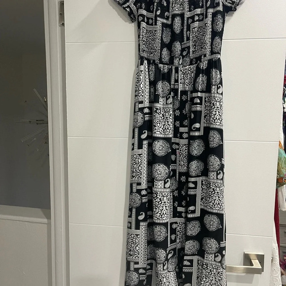 Summer dress off the shoulder worn couple of times in Great Condition - Picture 6 of 7